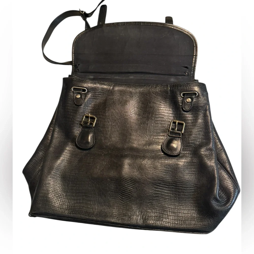 Vintage Black Vegan Black Leather Women’s Buckle Shoulder Bag Purse MINTY